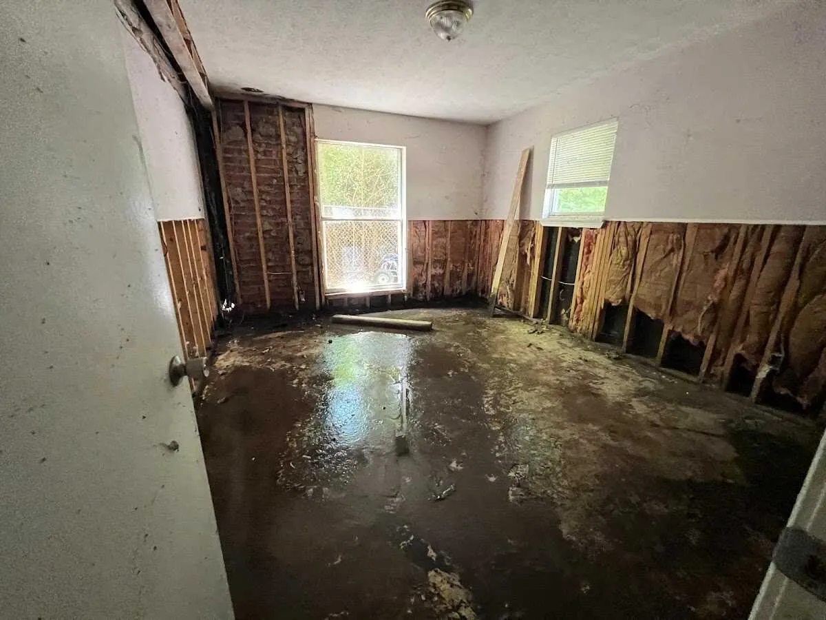 Basement Flood Cleanup in Lindenhurst, NY
